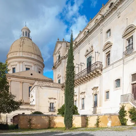Palazzo Trigona Dependance Гостевой дом Ното