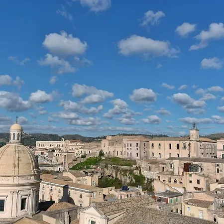 게스트하우스 Palazzo Trigona Dependance 3*