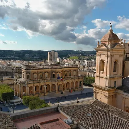 Palazzo Trigona Dependance 3* 노토
